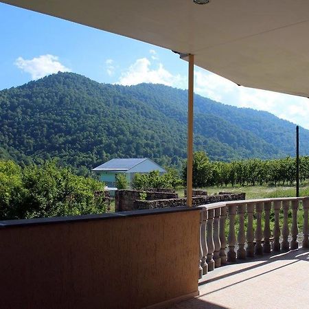 Family & Friends Guest House Dilijan Eksteriør bilde
