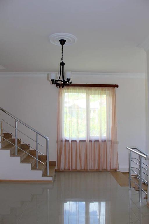 Family & Friends Guest House Dilijan Eksteriør bilde